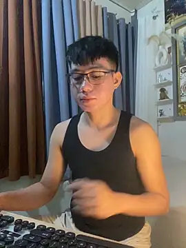 Snapshot of xshyboyx chatting on December 5, 2025, 11:42 am xshyboyx online show from December 5, 2025, 11:42 am