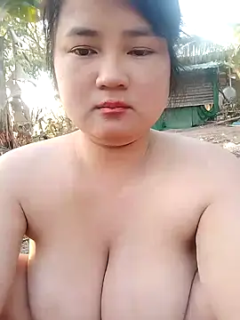 Snapshot of BigBoobs186 chatting on February 20, 2026, 11:39 pm BigBoobs186 online show from February 20, 2026, 11:39 pm