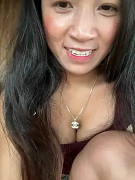 ThiHa003 online show from April 18, 2026, 4:26 am