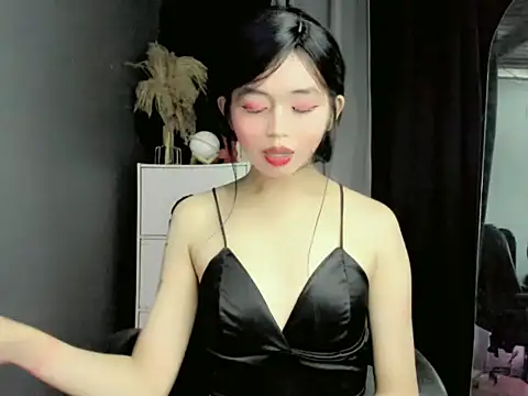 Snapshot of LexiLove chatting on October 9, 2025, 1:11 pm LexiLove online show from October 9, 2025, 1:11 pm