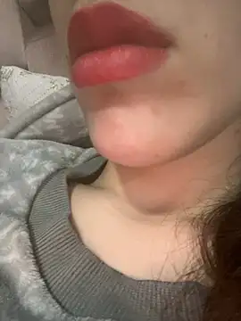 Snapshot of Mimisixo chatting on February 18, 2026, 12:19 am Mimisixo online show from February 18, 2026, 12:19 am