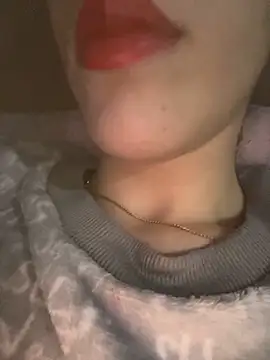 Mimisixo online show from November 10, 2025, 10:37 pm