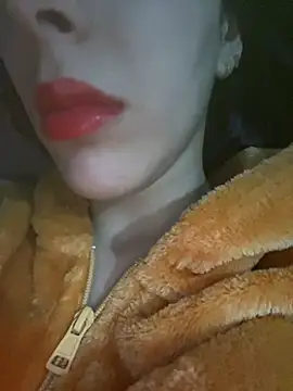 Mimisixo online show from November 22, 2025, 1:43 pm