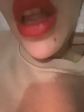 Snapshot of Mimisixo chatting on February 2, 2026, 11:15 pm Mimisixo online show from February 2, 2026, 11:15 pm