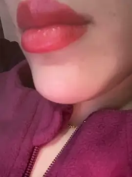 Mimisixo online show from March 27, 2026, 5:47 pm