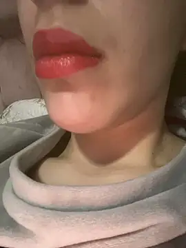 Snapshot of Mimisixo chatting on February 10, 2026, 11:37 pm Mimisixo online show from February 10, 2026, 11:37 pm