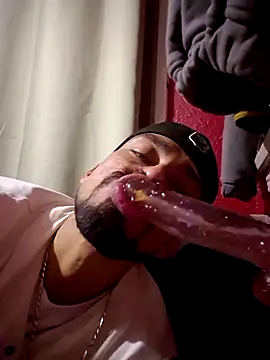 Cnutt310 online show from October 24, 2025, 7:40 am