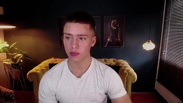 Snapshot of deivid_parker chatting on October 27, 2025, 1:45 pm deivid parker online show from October 27, 2025, 1:45 pm