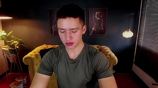 Snapshot of deivid_parker chatting on November 6, 2025, 1:48 pm deivid parker online show from November 6, 2025, 1:48 pm