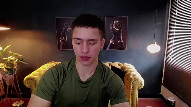 Snapshot of deivid_parker chatting on December 16, 2025, 2:21 pm deivid parker online show from December 16, 2025, 2:21 pm