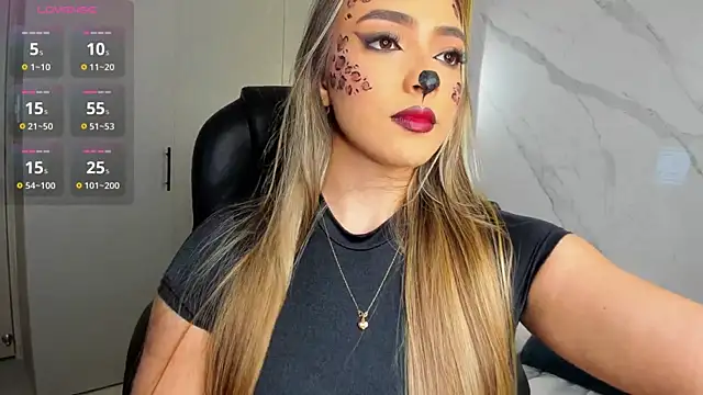 Snapshot of KYLIE_JONES6 chatting on October 22, 2025, 11:36 pm KYLIE JONES6 online show from October 22, 2025, 11:36 pm