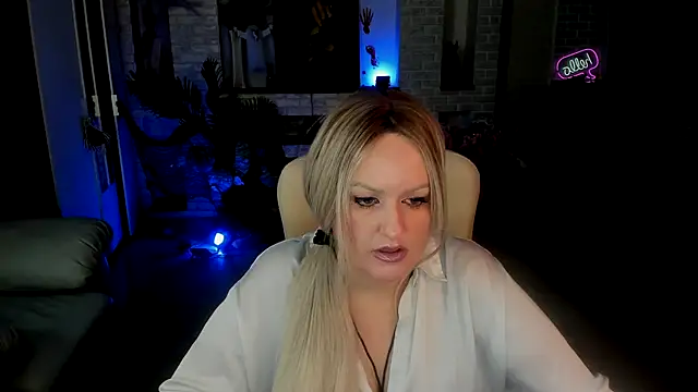 Snapshot of MariemLui chatting on October 25, 2025, 8:02 am MariemLui online show from October 25, 2025, 8:02 am