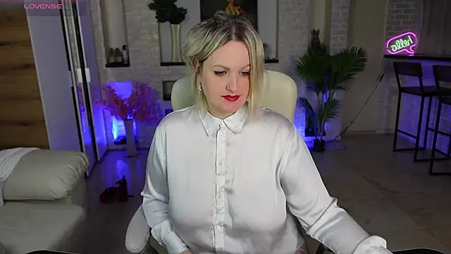 MariemLui online show from March 28, 2026, 4:52 pm