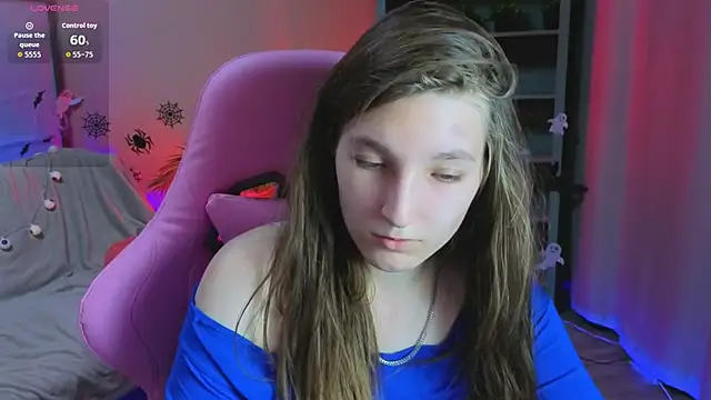 Mia Myles online show from October 28, 2025, 10:25 am