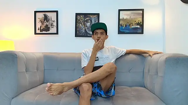 PRETTY SEX1 online show from January 16, 2026, 1:37 pm