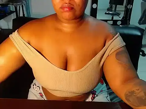 Snapshot of Sam_Blue chatting on February 10, 2026, 4:11 am Sam Blue online show from February 10, 2026, 4:11 am