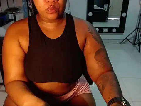 Snapshot of Sam_Blue chatting on February 8, 2026, 1:09 pm Sam Blue online show from February 8, 2026, 1:09 pm