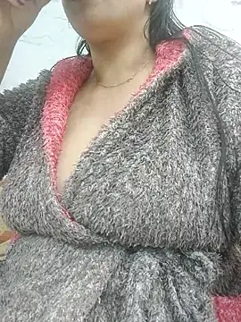 rousaa online show from April 14, 2026, 4:12 pm