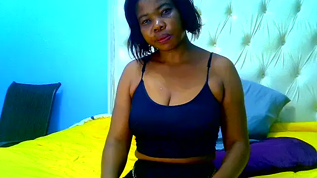 Snapshot of CharlotteXXX chatting on December 16, 2025, 6:28 am CharlotteXXX online show from December 16, 2025, 6:28 am