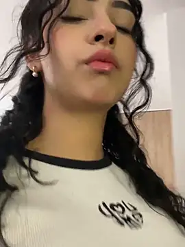 Snapshot of RosseMelody chatting on September 30, 2025, 4:40 am RosseMelody online show from September 30, 2025, 4:40 am