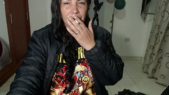 Snapshot of Vivian_milf_paint chatting on October 17, 2025, 5:11 am Vivian milf paint online show from October 17, 2025, 5:11 am
