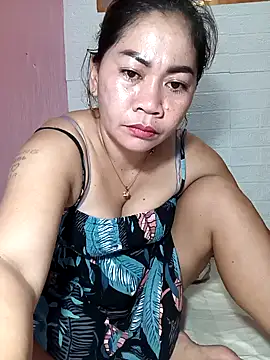 Snapshot of sexybitch_02 chatting on July 2, 2026, 5:02 am sexybitch 02 online show from July 2, 2026, 5:02 am
