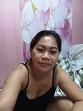Snapshot of sexybitch_02 chatting on August 1, 2026, 11:36 pm sexybitch 02 online show from August 1, 2026, 11:36 pm