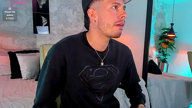 Snapshot of nils_saint chatting on December 1, 2025, 2:12 am nils saint online show from December 1, 2025, 2:12 am