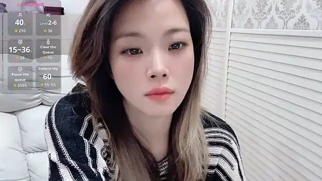 Snapshot of Holiland chatting on November 6, 2025, 1:20 am Holiland online show from November 6, 2025, 1:20 am