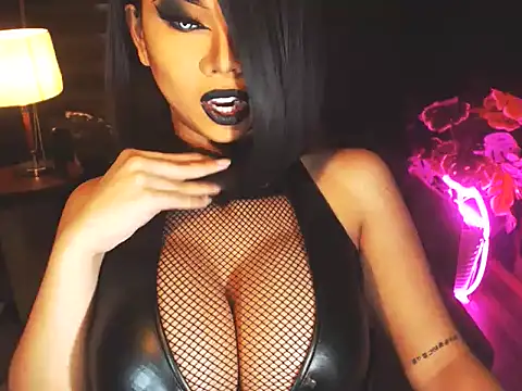 Snapshot of KarlaFrost chatting on April 24, 2026, 4:47 am KarlaFrost online show from April 24, 2026, 4:47 am