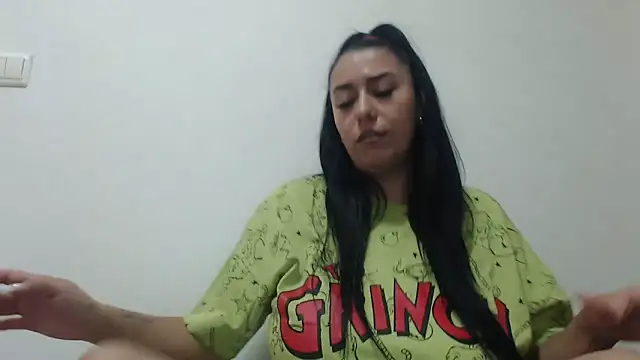 Snapshot of Maryem637048 chatting on October 19, 2025, 2:09 pm Maryem637048 online show from October 19, 2025, 2:09 pm