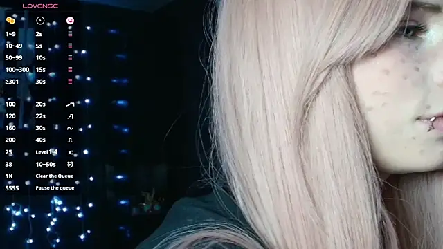 PieraMarch online show from November 7, 2025, 7:40 pm