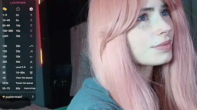 Snapshot of PieraMarch chatting on February 10, 2026, 7:13 pm PieraMarch online show from February 10, 2026, 7:13 pm