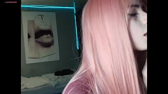 PieraMarch online show from April 18, 2026, 9:37 pm