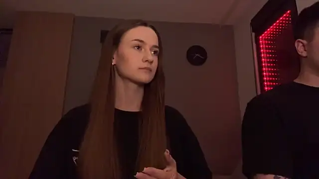 Snapshot of TenDouble chatting on November 14, 2025, 9:07 pm TenDouble online show from November 14, 2025, 9:07 pm