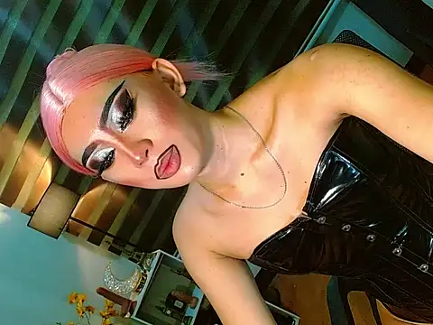 Snapshot of Queen_yasii_88 chatting on May 21, 2026, 12:57 pm Queen yasii 88 online show from May 21, 2026, 12:57 pm