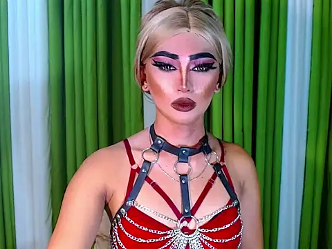 Snapshot of Queen_yasii_88 chatting on September 14, 2025, 3:45 pm Queen yasii 88 online show from September 14, 2025, 3:45 pm