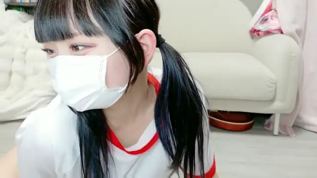 Hina-qp online show from December 18, 2025, 11:58 am