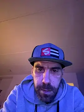 Snapshot of thepenisher777 chatting on December 20, 2025, 6:05 am thepenisher777 online show from December 20, 2025, 6:05 am