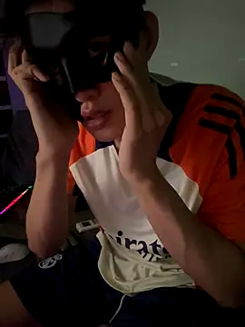 Snapshot of boyhigh1997 chatting on November 14, 2025, 7:45 am boyhigh1997 online show from November 14, 2025, 7:45 am