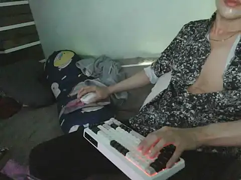 Snapshot of boyhigh1997 chatting on October 21, 2025, 7:52 am boyhigh1997 online show from October 21, 2025, 7:52 am