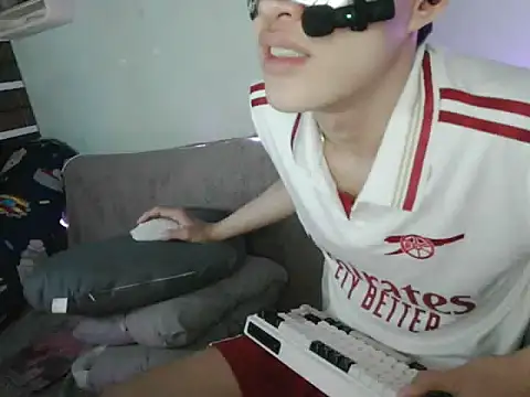 Snapshot of boyhigh1997 chatting on October 20, 2025, 4:51 pm boyhigh1997 online show from October 20, 2025, 4:51 pm