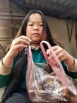 Snapshot of Rioo122 chatting on December 3, 2025, 2:23 am Rioo122 online show from December 3, 2025, 2:23 am