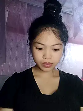 Snapshot of Thy00__ chatting on October 29, 2025, 3:44 pm Thy00 online show from October 29, 2025, 3:44 pm