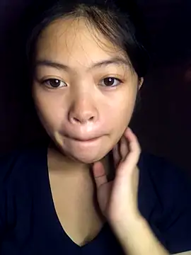 Snapshot of Thy00__ chatting on October 8, 2025, 1:51 am Thy00 online show from October 8, 2025, 1:51 am