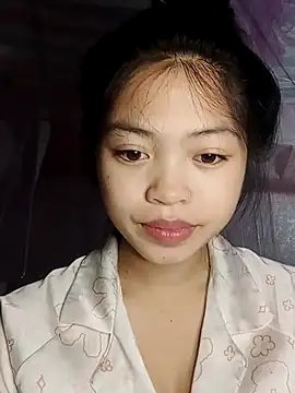 Snapshot of Thy00__ chatting on November 5, 2025, 2:36 am Thy00 online show from November 5, 2025, 2:36 am