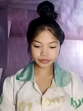 Snapshot of Thy00__ chatting on October 26, 2025, 3:23 pm Thy00 online show from October 26, 2025, 3:23 pm