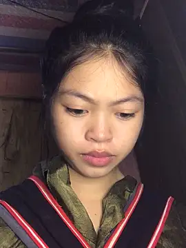 Snapshot of Thy00__ chatting on October 14, 2025, 9:32 am Thy00 online show from October 14, 2025, 9:32 am