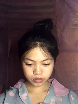 Snapshot of Thy00__ chatting on October 8, 2025, 3:46 pm Thy00 online show from October 8, 2025, 3:46 pm