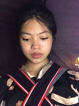 Snapshot of Thy00__ chatting on October 7, 2025, 7:42 am Thy00 online show from October 7, 2025, 7:42 am